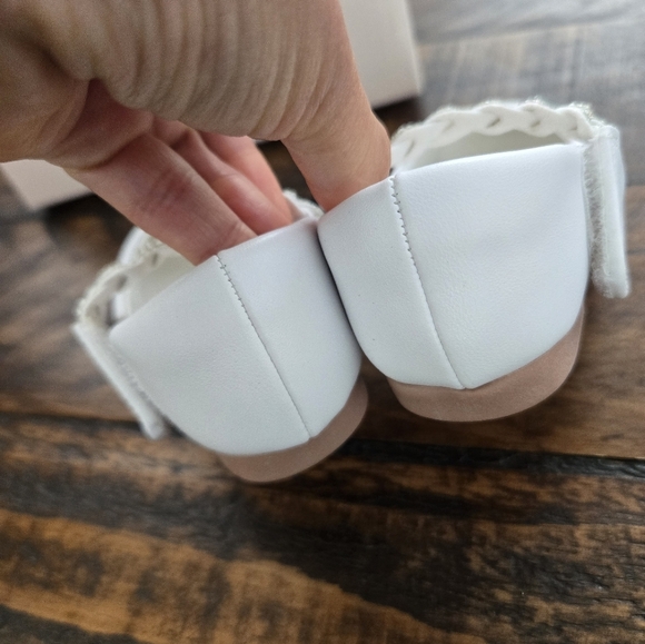 Tip Top Kids Girls MaryJane White Shoe with Rhinestone Strap. Style S169. Size 3 - Picture 5 of 6